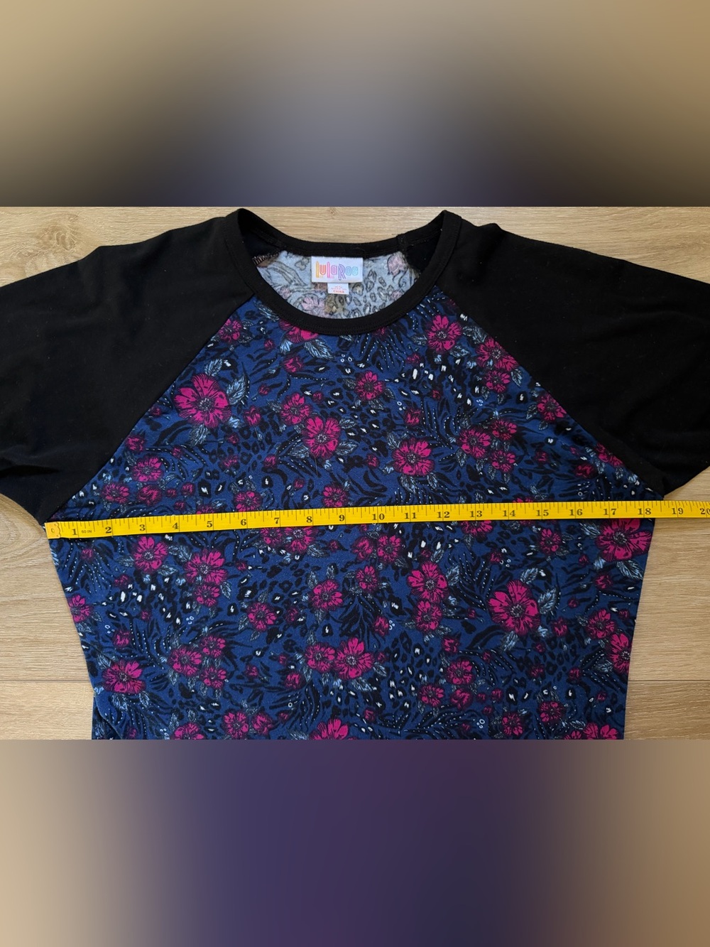 LULAROE Randy Baseball Tee EUC - Picture 2 of 8